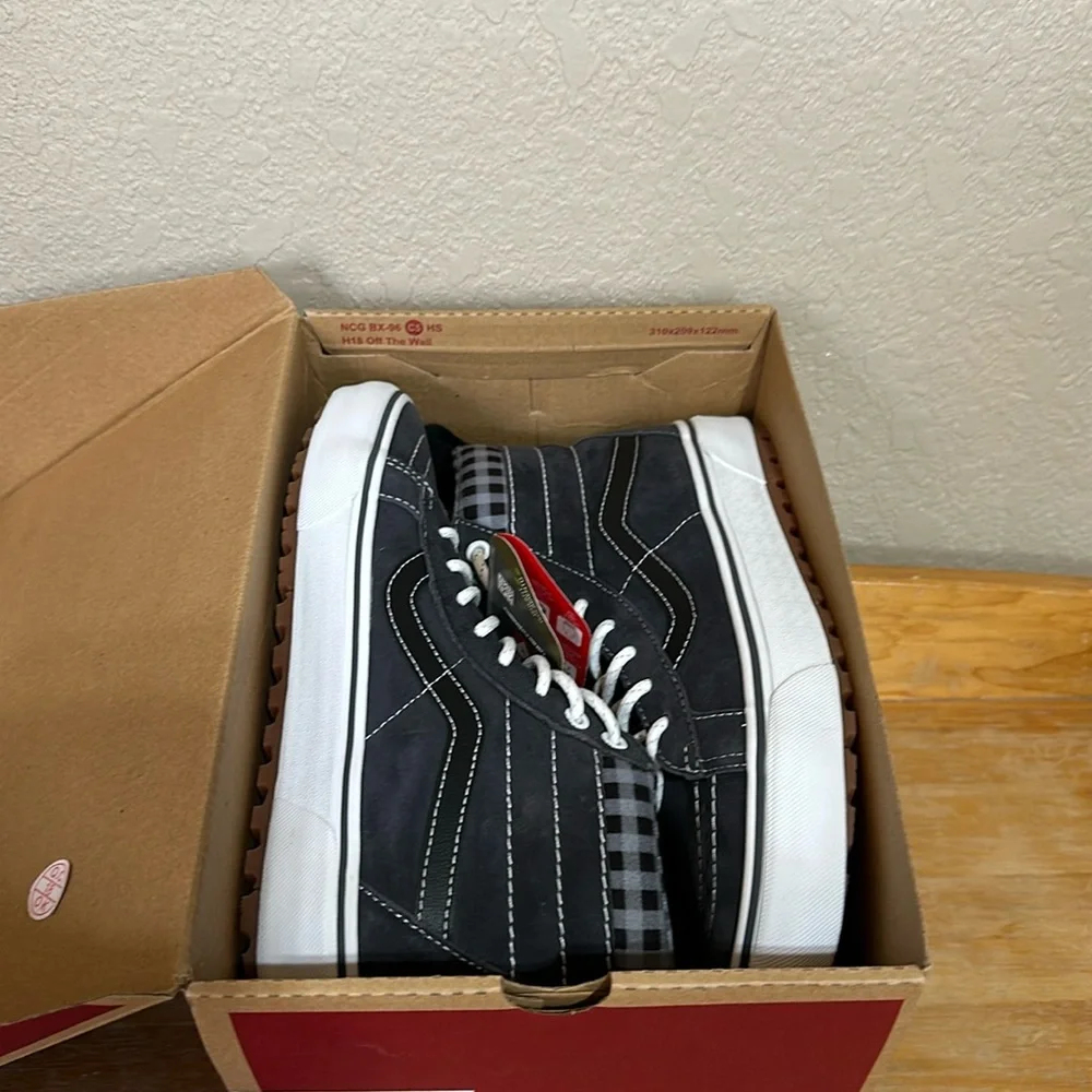 Vans Sk8-Hi Mte 1 plaid grey white ultra Cush allweather men’s 8 or women’s 9.5